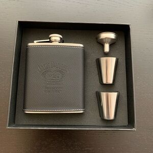 Brand New Jack Daniel’s Flask with Funnel Set Black